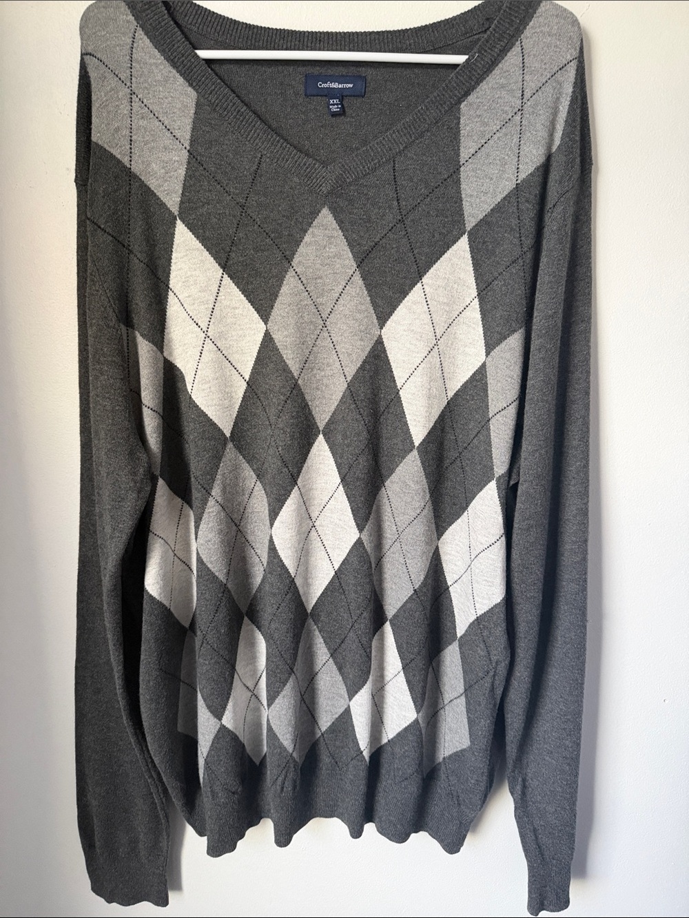 croft & barrow Men's Charcoal and Light Gray Argyle V-Neck Sweater